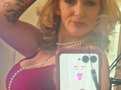 Sierra_Sparks on StripChat