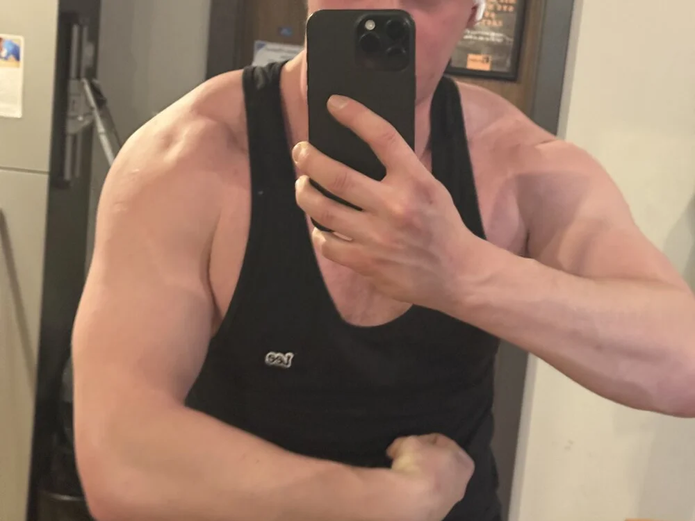 YoungBoyAndMatureのオフラインXXXチャット