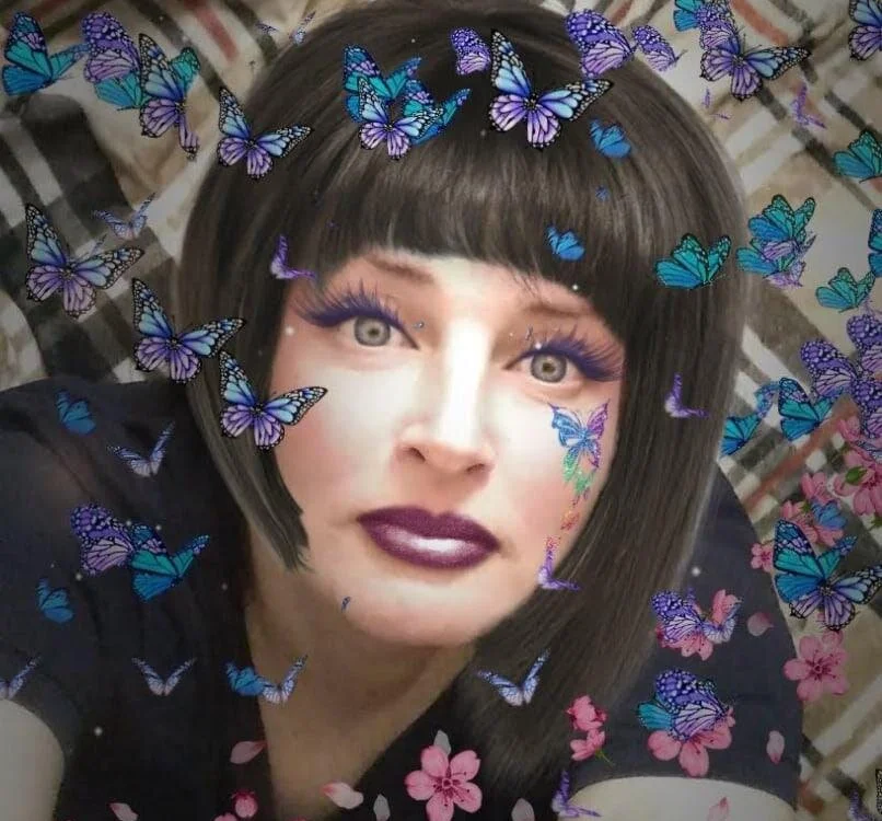 annanicolemoro's Offline Chat Room