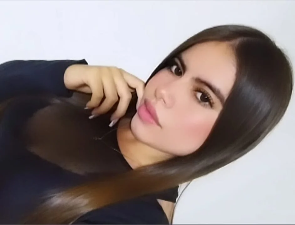 Megan_Brown_001 離線 XXX 聊天