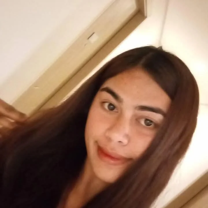 sassysiren28 離線 XXX 聊天