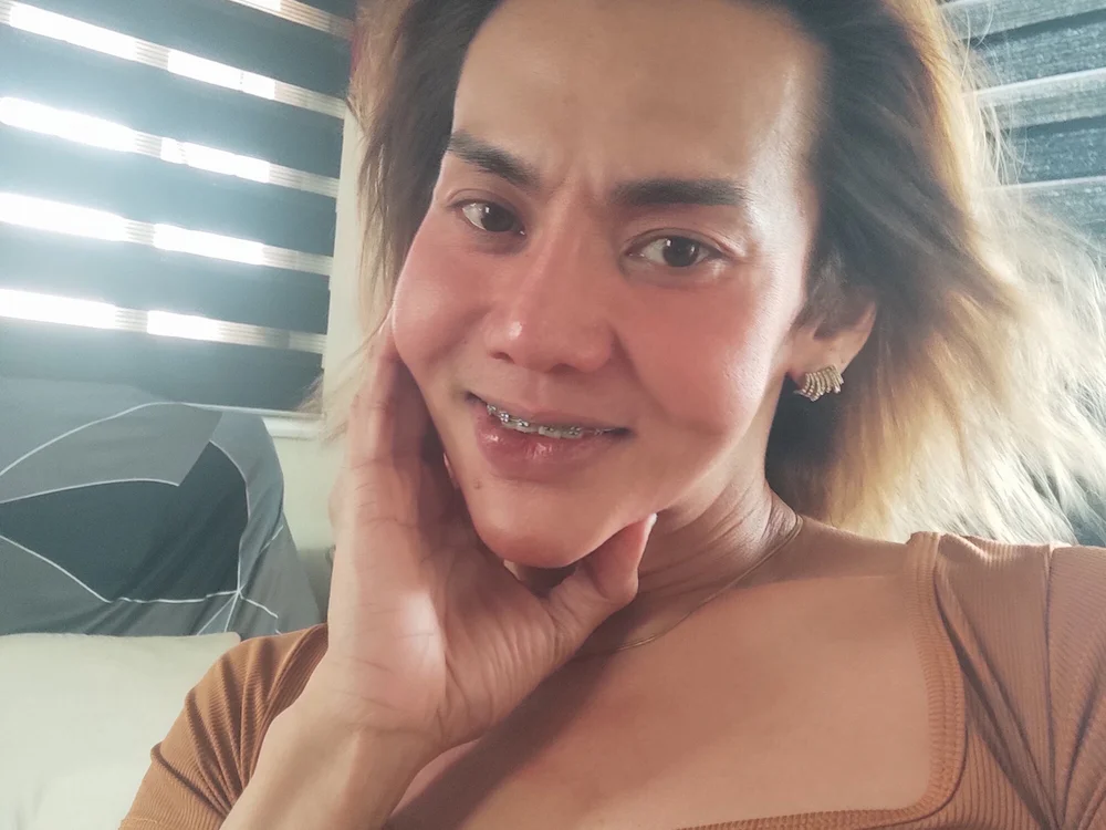Trans_Pinay4u's Offline Chat Room