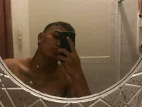 Ddis-q3's webcam live show