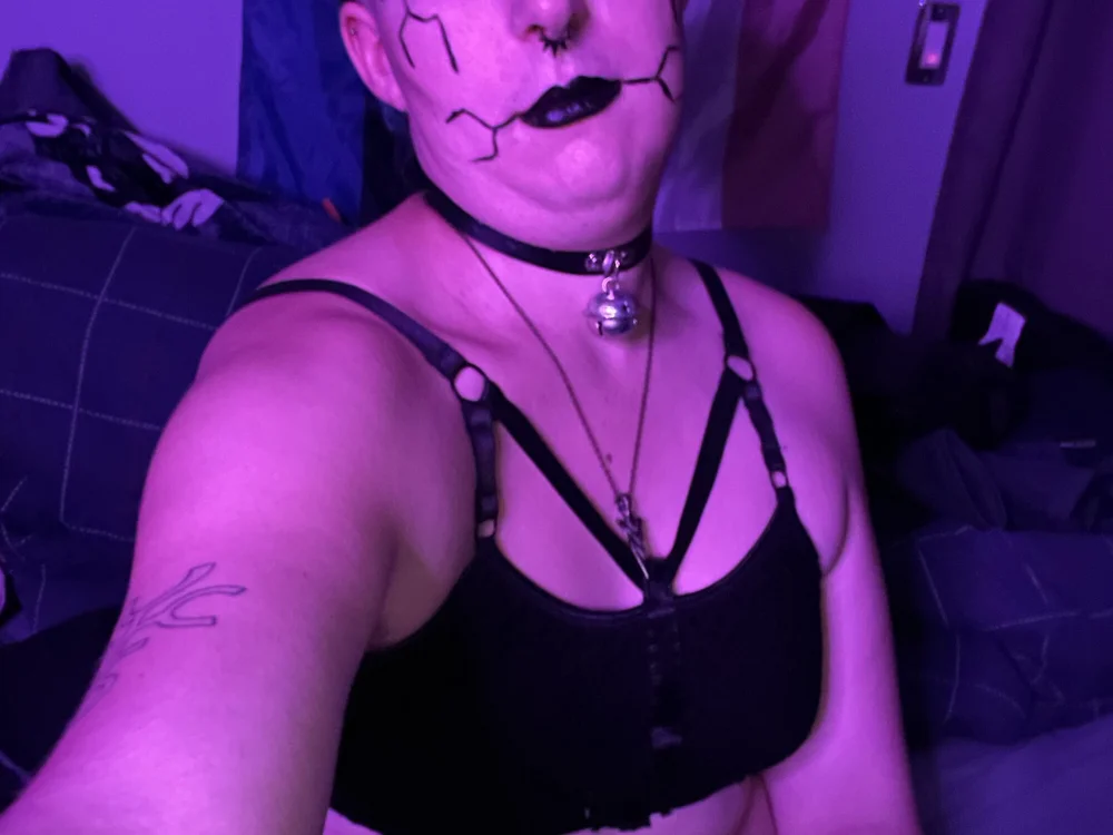Chat +18 off-line de NeonSiren2026