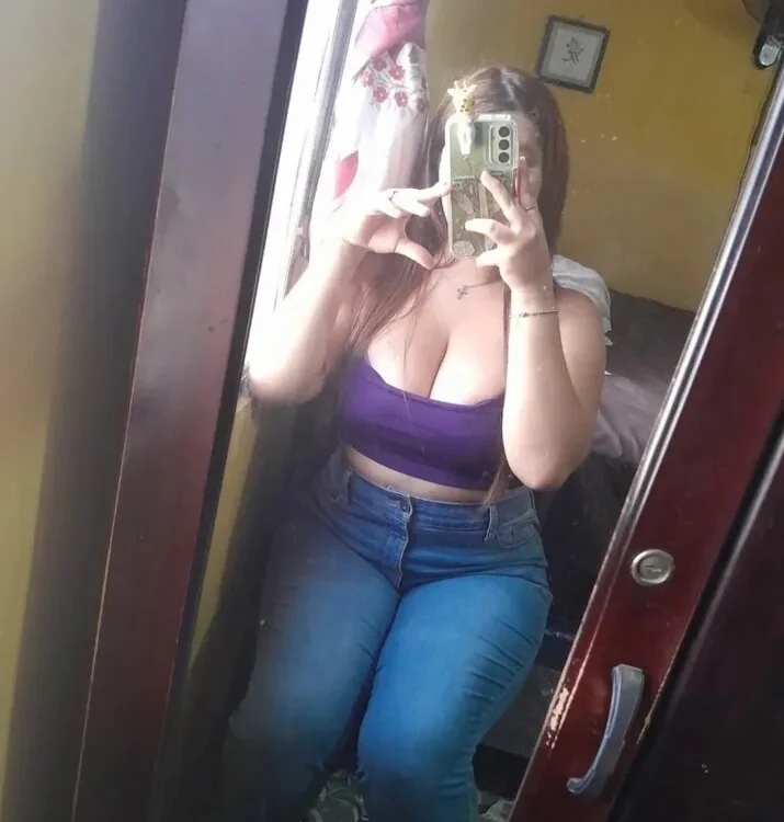 Hotalia143's Offline XXX Chat