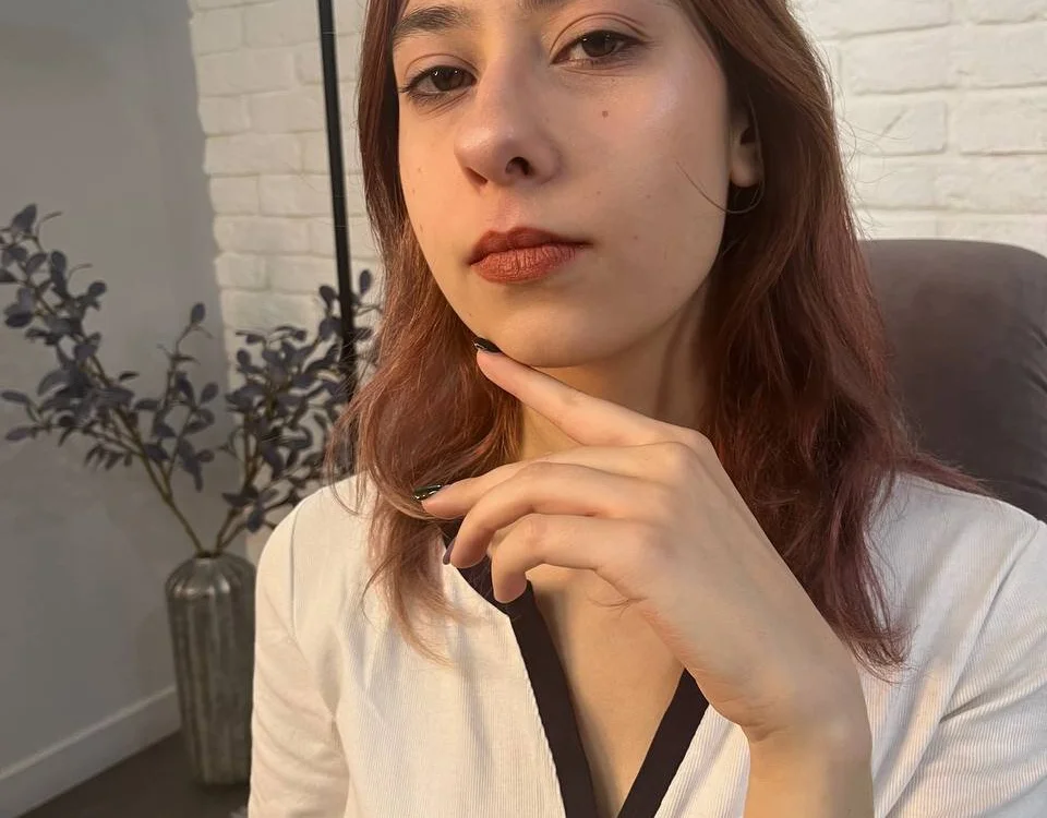 MaidaAskins offline chatrum