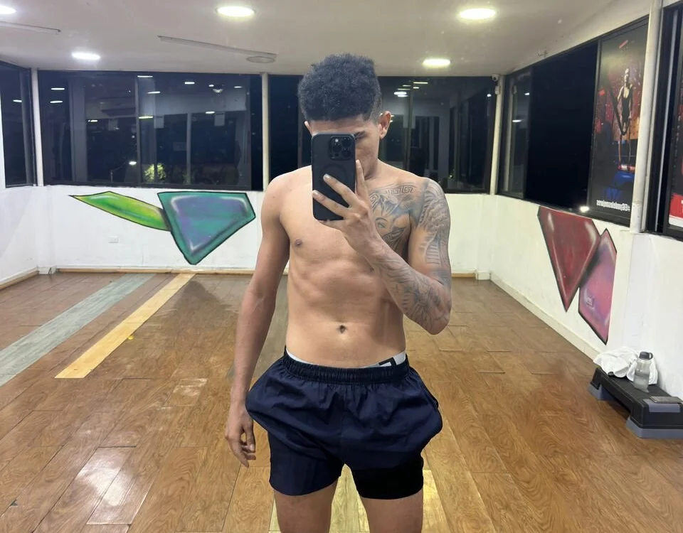 Angel_LatinGuy's Offline XXX Chat