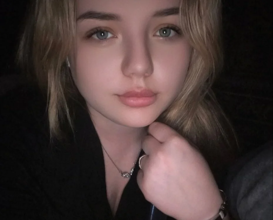 IzelScott's Offline XXX Chat