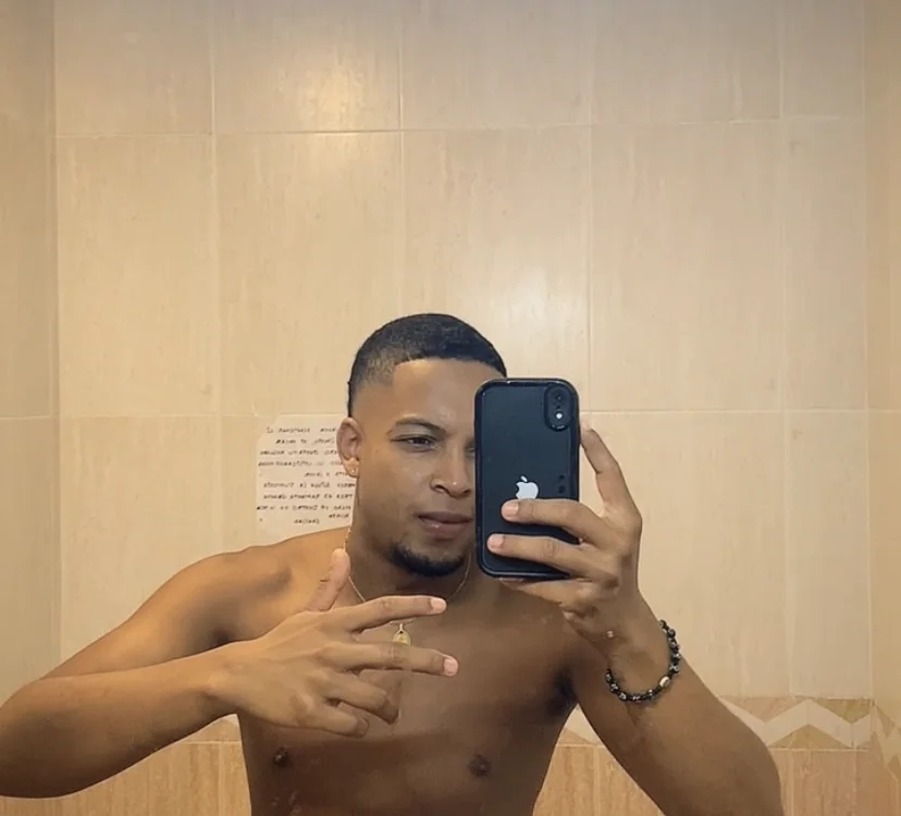 08wrhpppp Offline XXX-chat