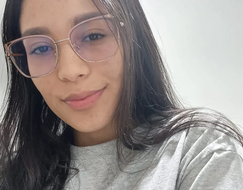 LaraWhitte's Offline Chat Room