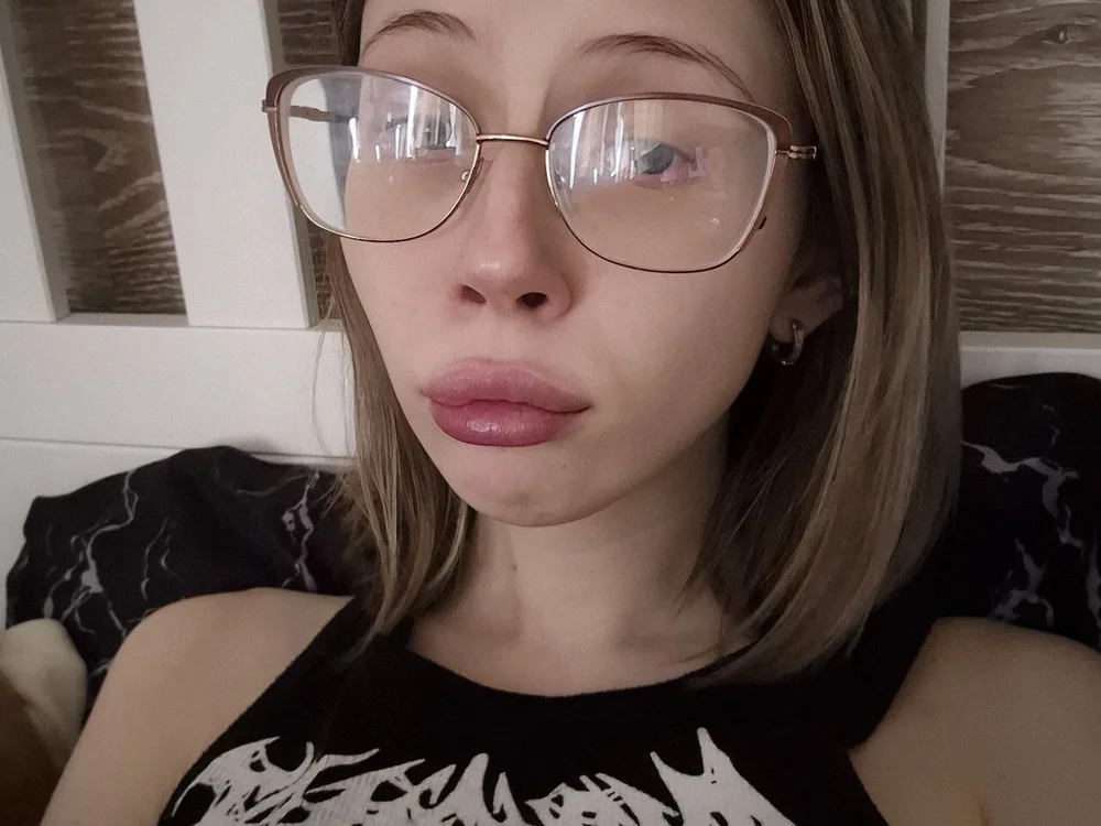 NuraKitty Offline XXX-Chat