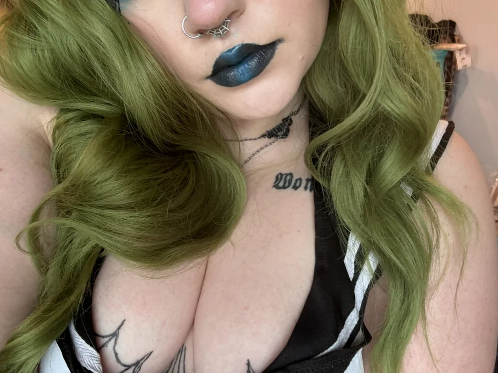 backshotprincess' Offline Chat Room