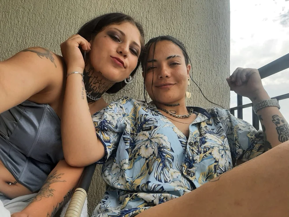 Zuley_Browm_'s Offline XXX Chat