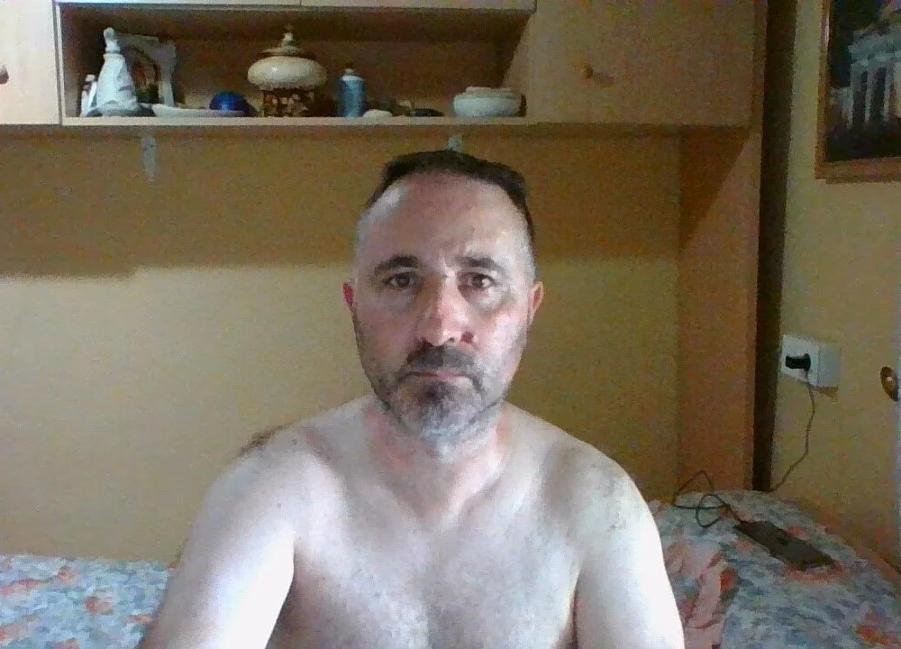 guapo_moreno_30 offline chatrum
