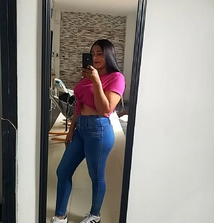 Alexa_girlfox1's Offline XXX Chat