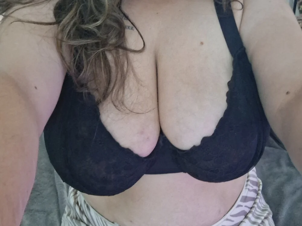 bigtittiegrace Obrolan XXX Offline