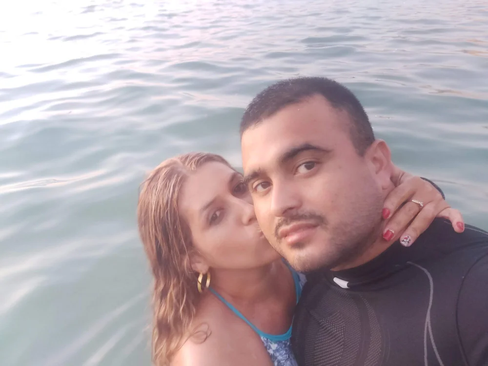 HotNeighbors25's Offline XXX Chat