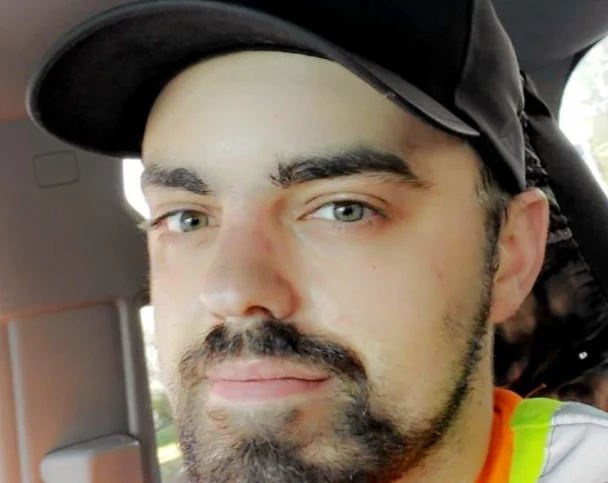 1unknowdude Offline XXX-Chat