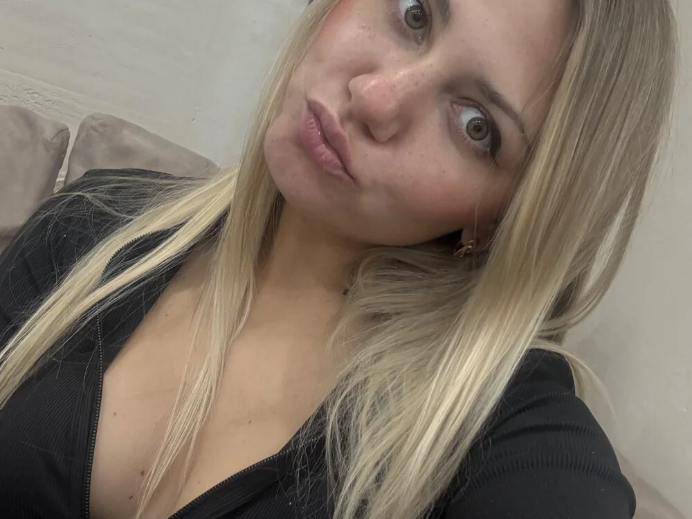 Chatroom XXX hors ligne de MonicaBlond