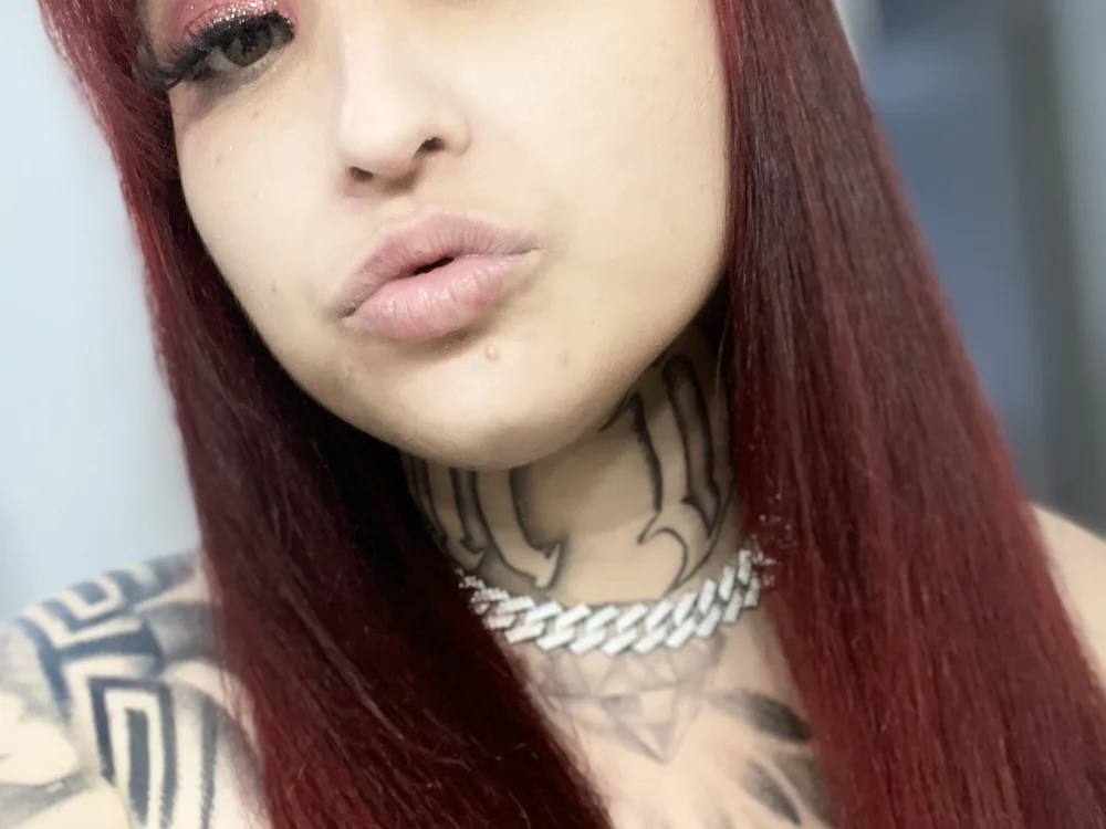 MonroeDiamond's Offline Chat Room