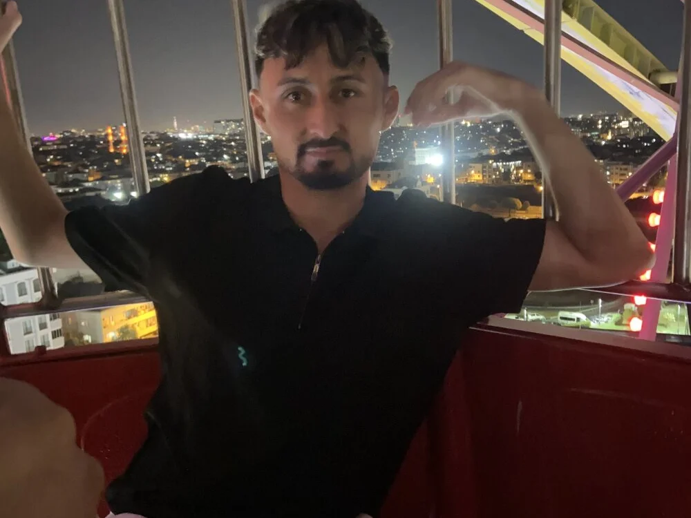 fahr309 Adlı Modelin Çevrimdışı XXX Sohbeti