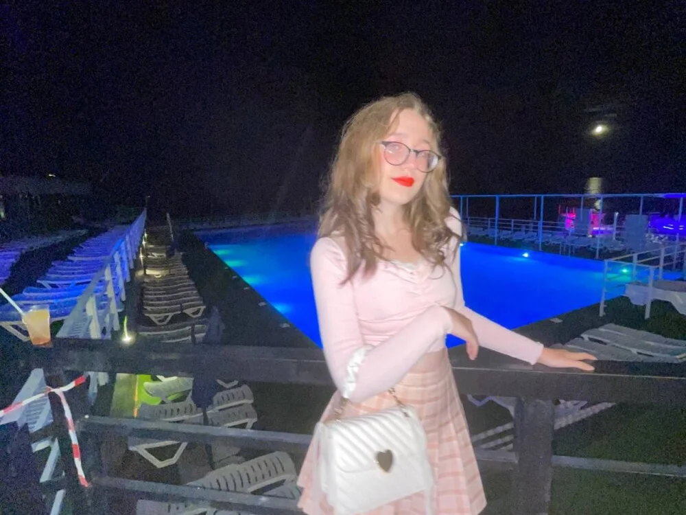 amber_wink Offline XXX-chat