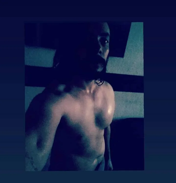 sullyboyx Chat XXX offline