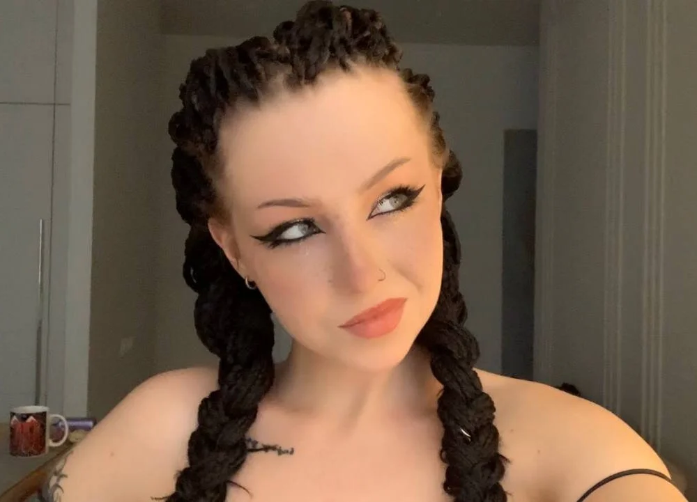 lunavoid's Offline Chat Room