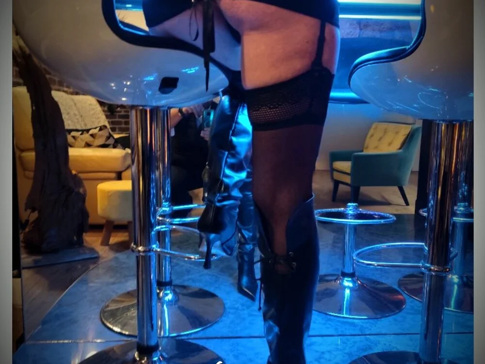 tatianasexymilf Adlı Modelin Çevrimdışı XXX Sohbeti