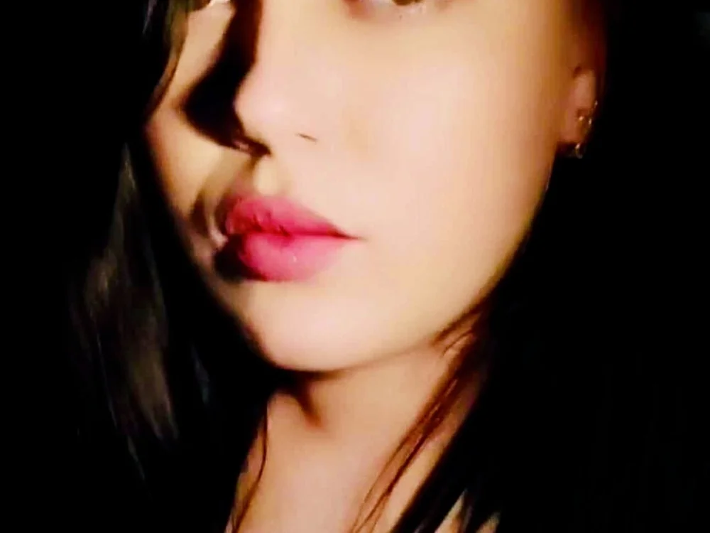 DenniseLux30's Offline XXX Chat