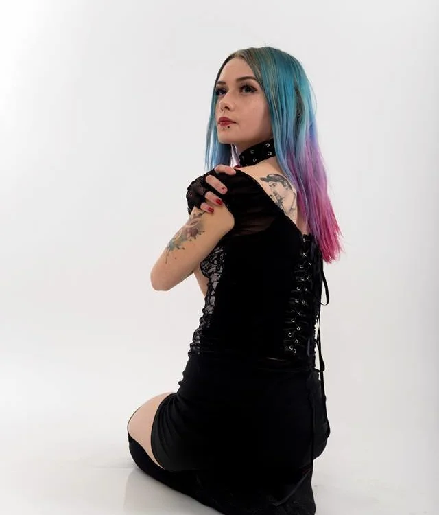 sissimyra's Offline Chat Room