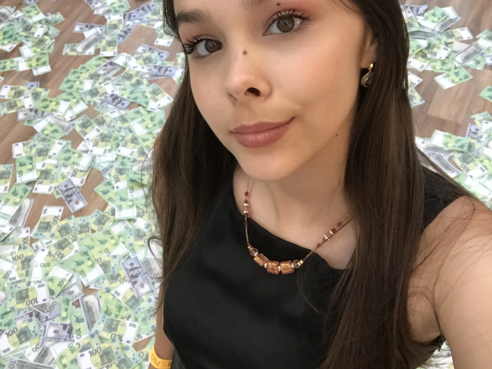 HelenMooren's Offline XXX Chat