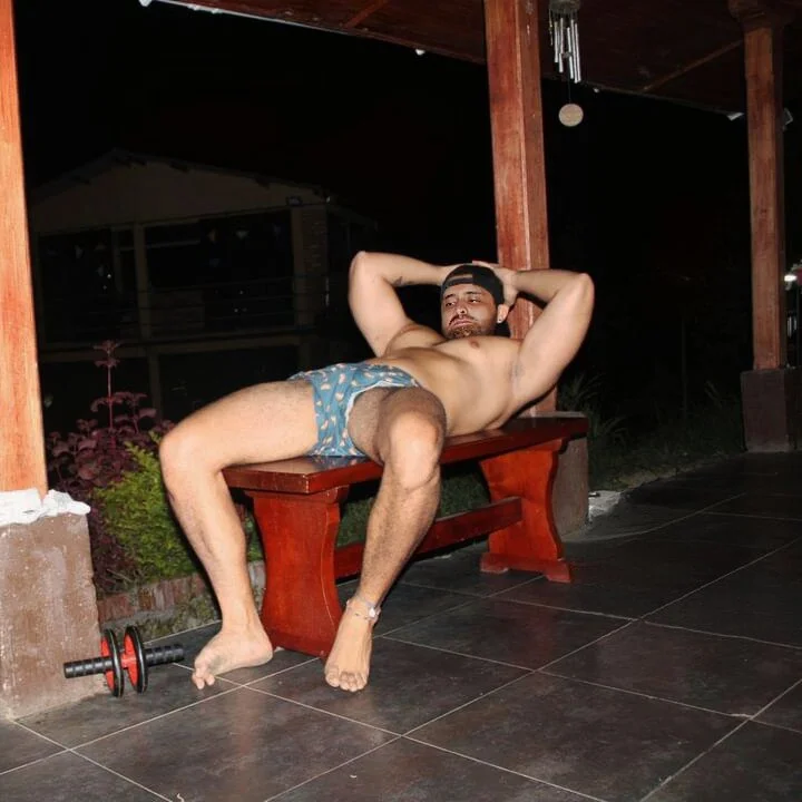 aronmiller404 Chat XXX Ngoại tuyến