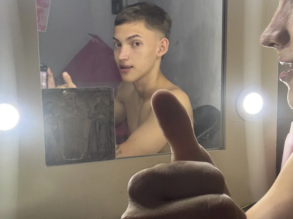 Angel-45-'s Offline XXX Chat