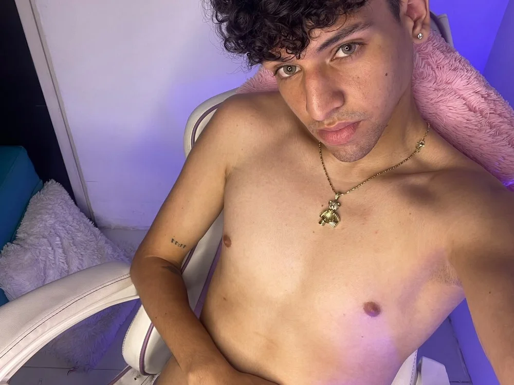TemptationLatino Obrolan XXX Offline