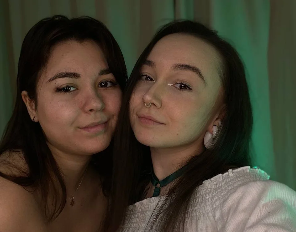 EvelynSharon offline chatrum