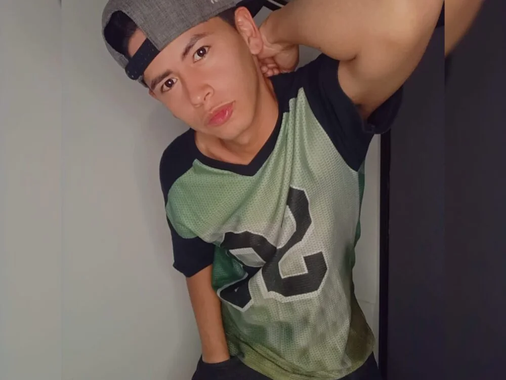 sadrac69's Offline XXX Chat