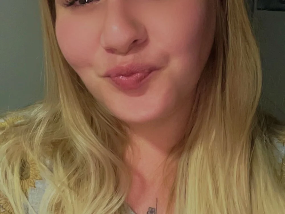 QueenBee2014 offline XXX-chatje