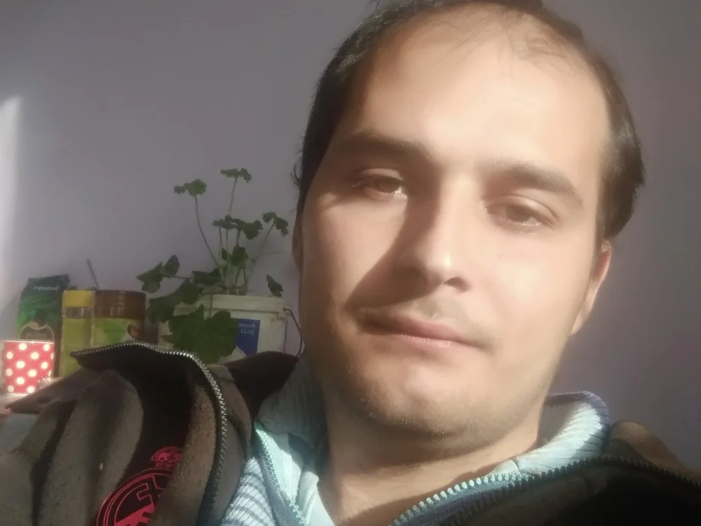 gabriel8588 Adlı Modelin Çevrimdışı XXX Sohbeti