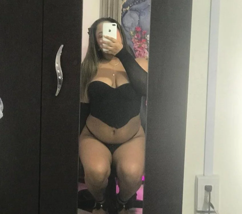 Viollet_Jhonson Adlı Modelin Çevrimdışı XXX Sohbeti