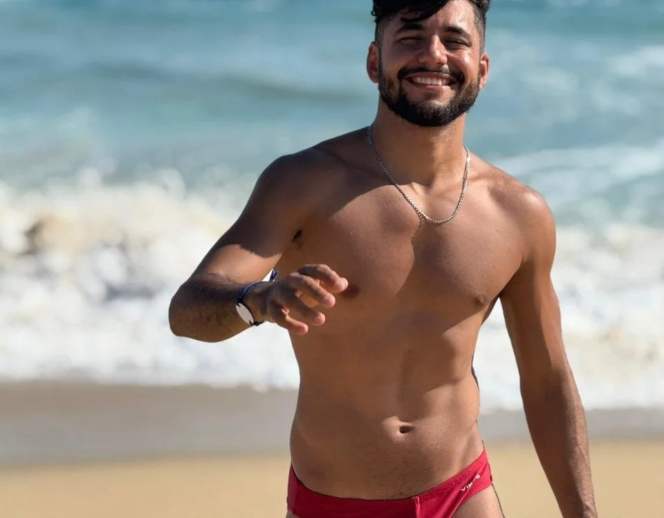 Hot_latinboy96n Offline XXX chat
