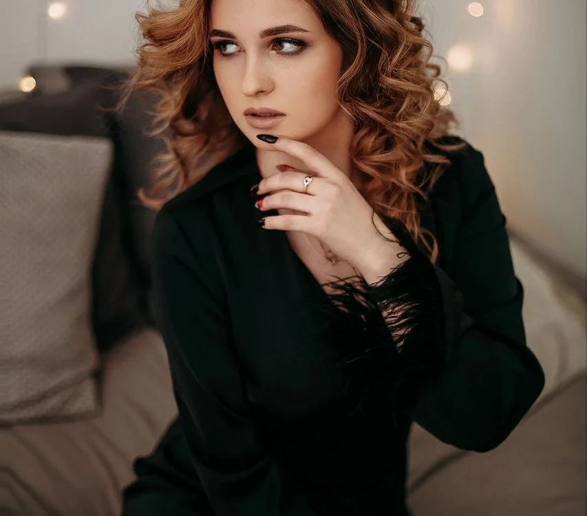 LauraJonees' Offline Chat Room