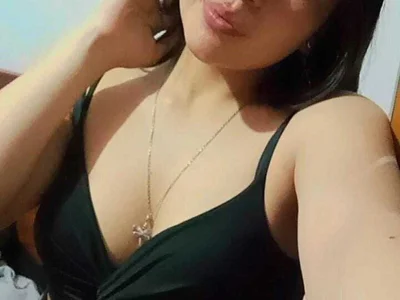 Martinasweeth Female Latina Striptease Cam