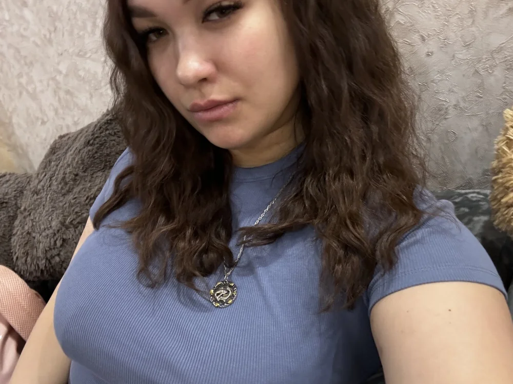 LadyLaylaXs' Offline Chat Room