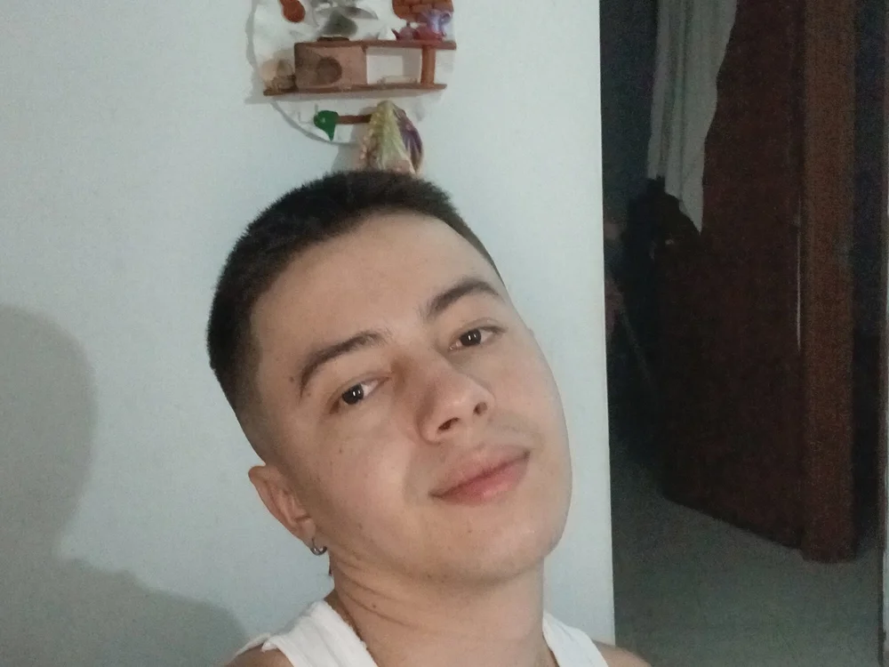 دردشة andresSalasSS الجنسية دون اتصال