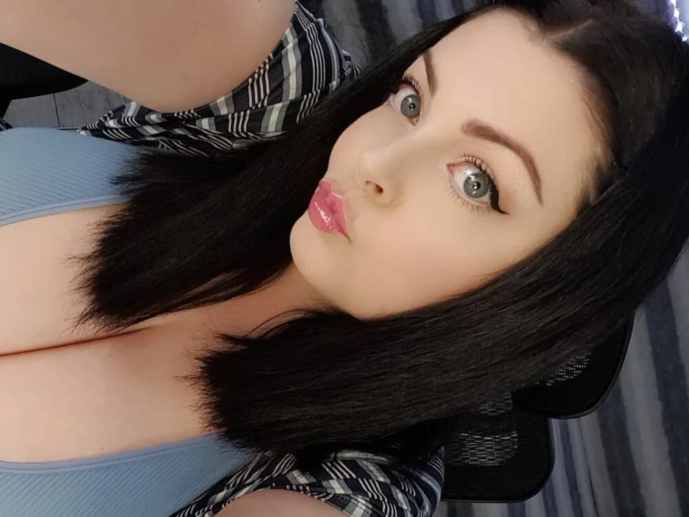 clara4love's Offline XXX Chat