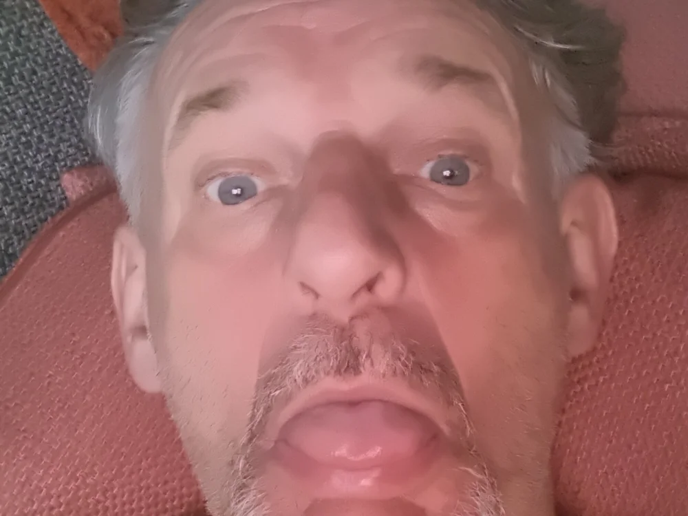 pecpec1968's Offline Chat Room