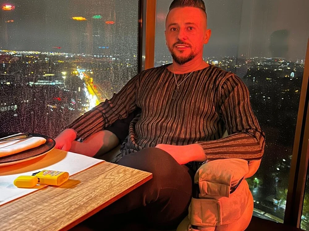 InsaneMattt Offline XXX-chat