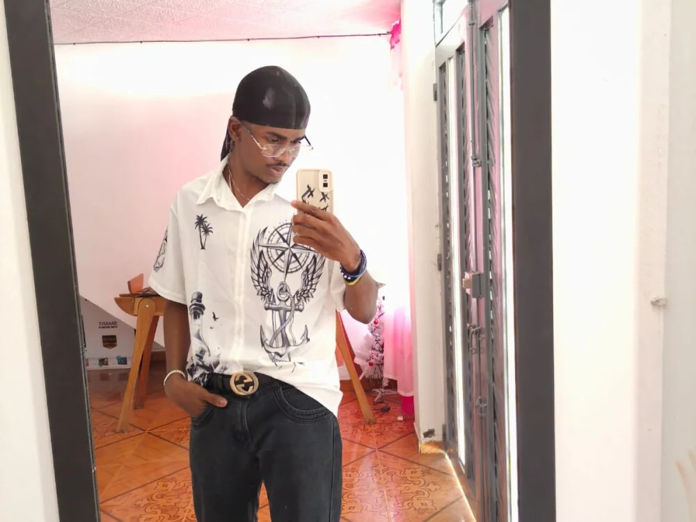 guyshardd Offline XXX Chat