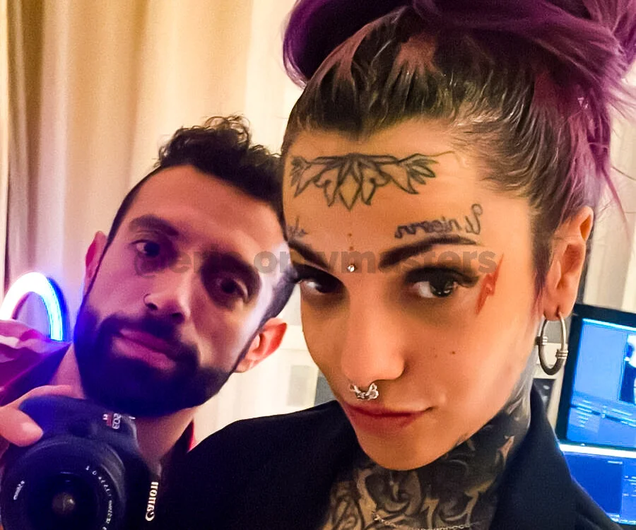 Offline chatovací místnost PervertedInk_Couple